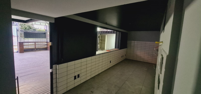 Comercial para alugar Novo Mundo com 148m² e 1 quarto por R$ 5.990 - 588253347-interna-container-20m2-3.jpg