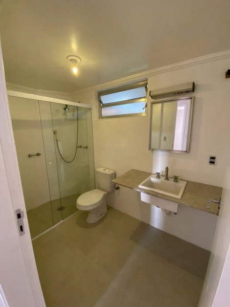 Apartamento à venda Vila Romana com 83m² e 2 quartos por R$ 580.000 - 1049523239-banheiro-reformado.jpeg