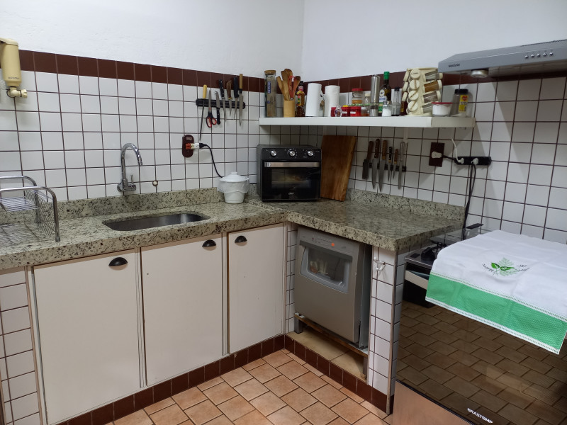 Sítio à venda Centro com 115000m² e 16 quartos por R$ 2.750.000 - 15-cozinha.jpg