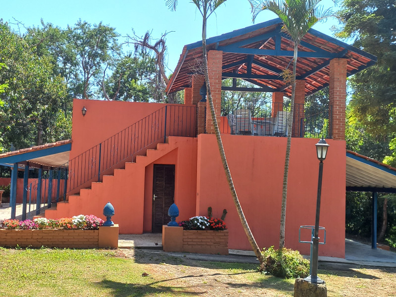 Sítio à venda Centro com 115000m² e 16 quartos por R$ 2.750.000 - 23-terraco-2.jpg