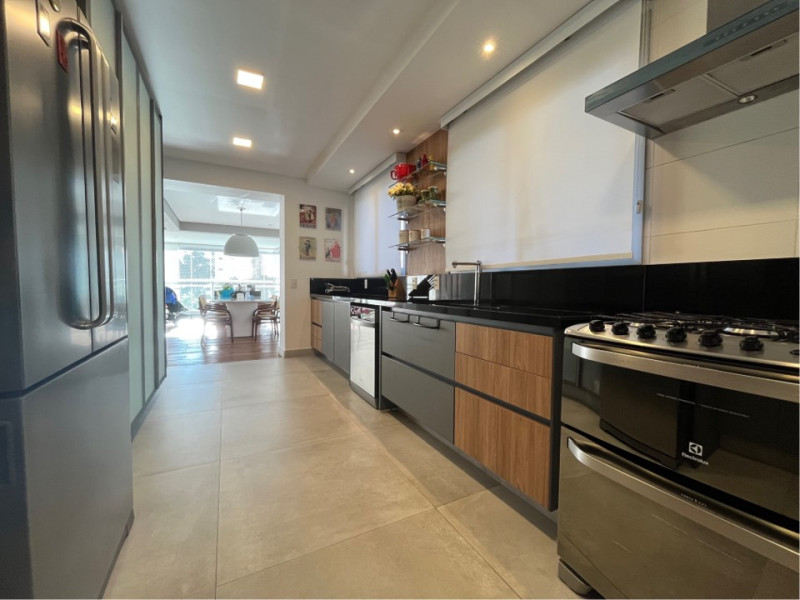 Apartamento à venda Campo Belo com 220m² e 4 quartos por R$ 4.900.000 - 1039808333-cozinha-10.jpg