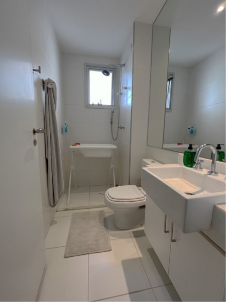 Apartamento à venda Campo Belo com 220m² e 4 quartos por R$ 4.900.000 - 2126526476-banho-bebe-1.jpg