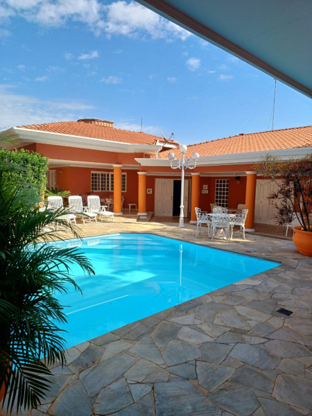 Casa à venda Jardim São Francisco com 271m² e 3 quartos por R$ 1 - 1441691342-casa3.jpg