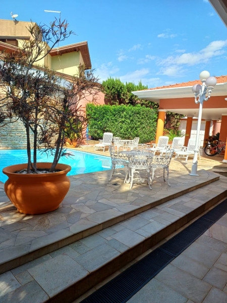 Casa à venda Jardim São Francisco com 271m² e 3 quartos por R$ 1 - 323031081-casa2.jpg