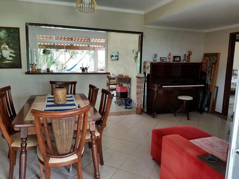 Casa à venda Centro com 220m² e 4 quartos por R$ 1.300.000 - sala-image-2023-08-22-at-085050-1.jpeg