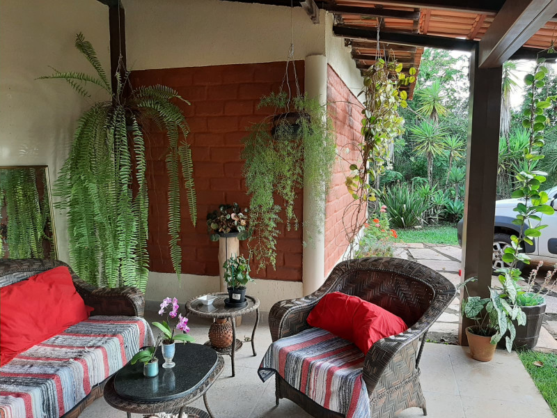 Casa à venda Centro com 220m² e 4 quartos por R$ 1.300.000 - varanda-jardim-image-2023-08-22-at-085044.jpeg
