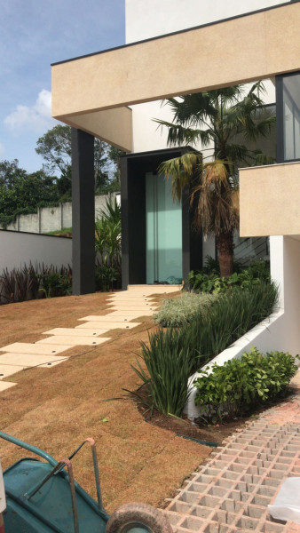 Casa de condomínio à venda Granja Viana com 450m² e 5 quartos por R$ 3.899.000 - 883378216-frente-casa.jpg