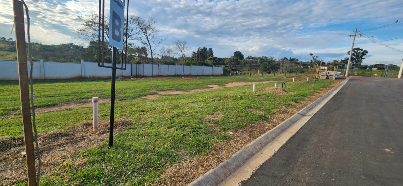 Terreno à venda Centro com 305m² e 1 quarto por R$ 100.000 - 39085187-imagem-do-whatsapp-de-2023-08-22-as-10.jpg