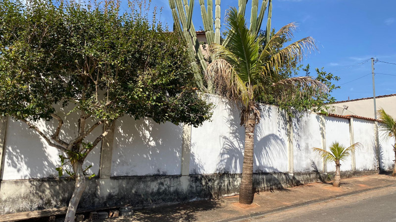 Casa à venda Centro com 184m² e 3 quartos por R$ 850.000 - 1065984006-03-frentecasa-ibitiura03.jpeg