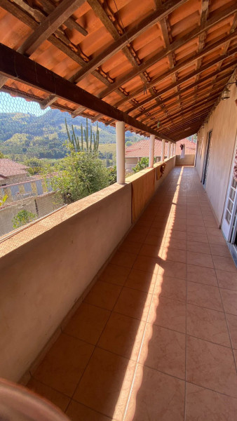 Casa à venda Centro com 184m² e 3 quartos por R$ 850.000 - 1228601127-40-varandasuperior-ibitiura01.jpeg