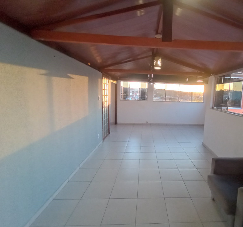Casa à venda Dom Bosco com 224m² e 3 quartos por R$ 680.000 - 245932784-sala-superior-4.jpg