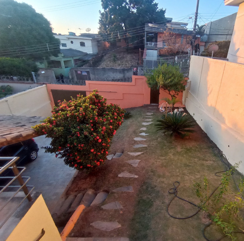 Casa à venda Dom Bosco com 224m² e 3 quartos por R$ 680.000 - 961908390-vista-varanda.jpg