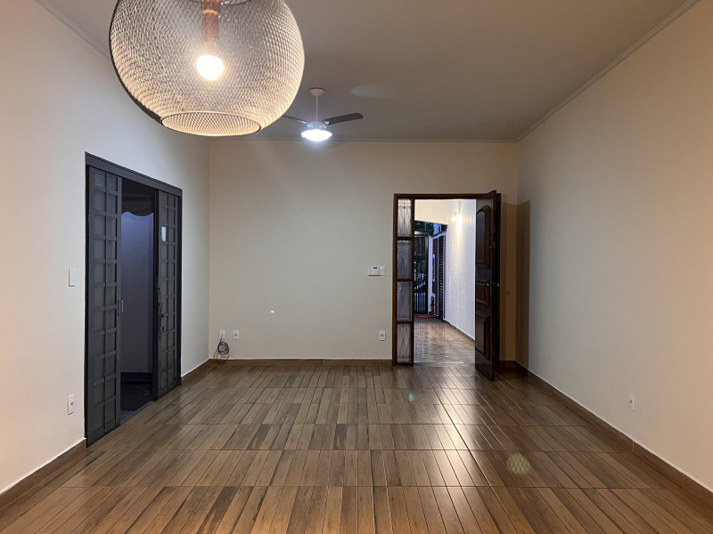 Casa à venda Jardim Nova Santa Paula com 176m² e 3 quartos por R$ 600.000 - 1061193855-img-5373.jpg