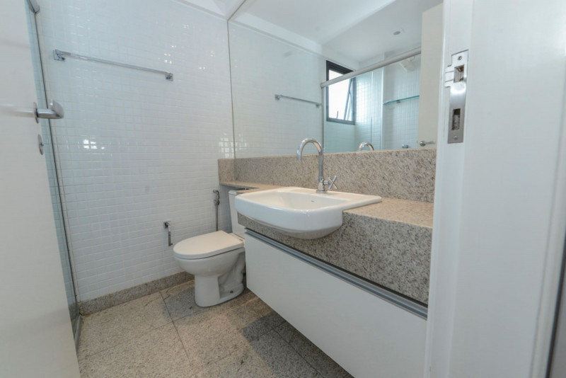 Cobertura à venda Sion com 200m² e 3 quartos por R$ 2.000.000 - 1054187686-banho-solteiro.jpg