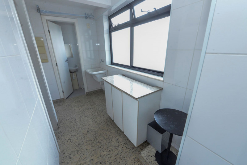 Cobertura à venda Sion com 200m² e 3 quartos por R$ 2.000.000 - 1313312447-area-servico.jpg