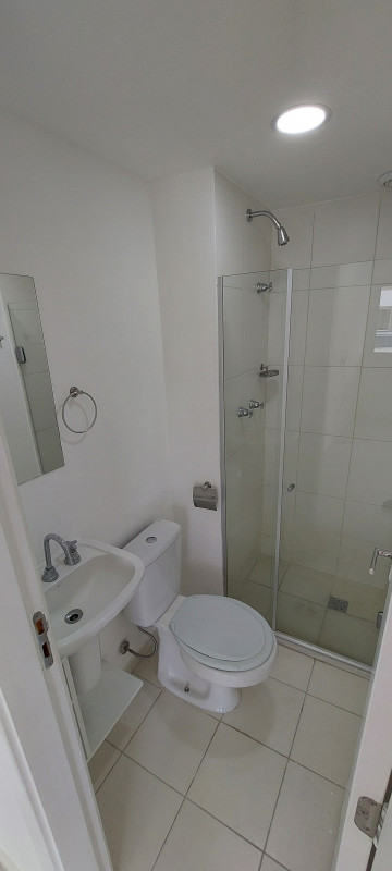 Apartamento à venda Recreio dos Bandeirantes com 107m² e 3 quartos por R$ 630.000 - 1136781604-banheiro-sala-01.jpg