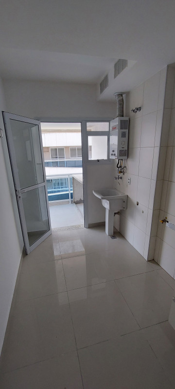 Apartamento à venda Recreio dos Bandeirantes com 107m² e 3 quartos por R$ 630.000 - 1505150110-area-de-servico-01.jpg