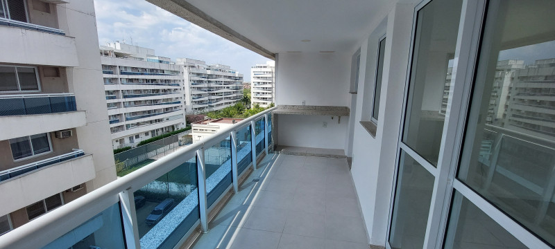 Apartamento à venda Recreio dos Bandeirantes com 107m² e 3 quartos por R$ 630.000 - 1751184999-varanda-01.jpg