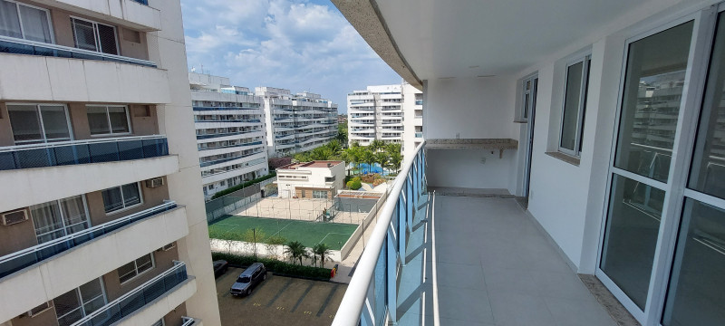 Apartamento à venda Recreio dos Bandeirantes com 107m² e 3 quartos por R$ 630.000 - 335813796-varanda-02.jpg