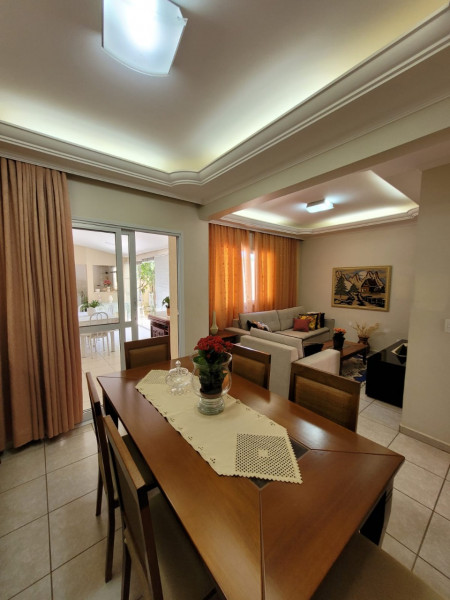 Casa de condomínio à venda Medeiros com 165m² e 4 quartos por R$ 1.150.000 - 1450331524-sala-casa-2.jpg