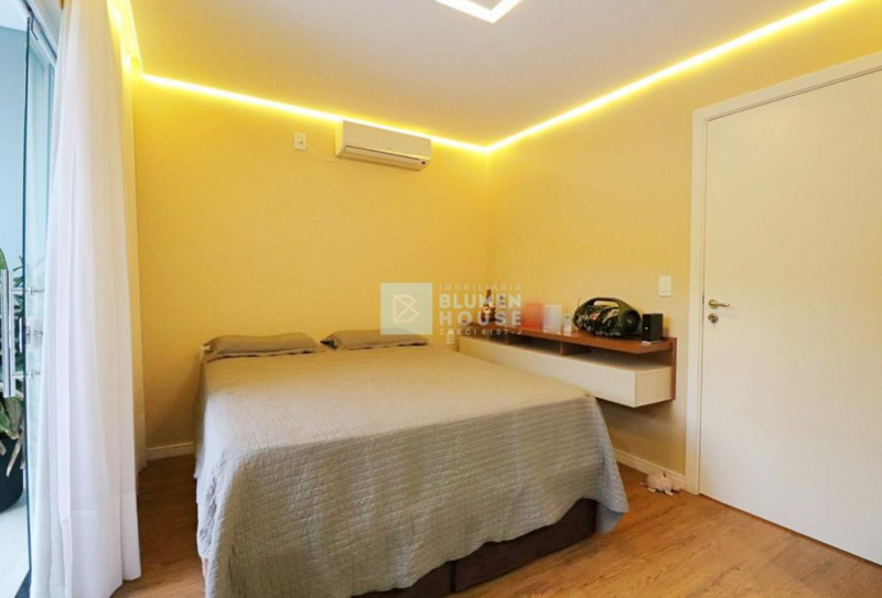Casa à venda Velha Central com 200m² e 2 quartos por R$ 699.000 - 2111309426-68ae10e8-b2e3-484b-acad-5b5151398472.jpeg