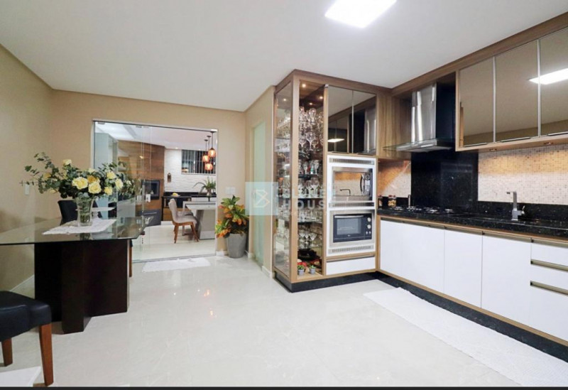 Casa à venda Velha Central com 200m² e 2 quartos por R$ 699.000 - 372748858-4ac0feff-6226-44c7-b5b8-e00a5ade64e9.jpeg
