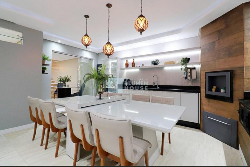 Casa à venda Velha Central com 200m² e 2 quartos por R$ 699.000 - 708090137-9bd8338c-c67f-4de1-83c9-2dba61c1b711.jpeg
