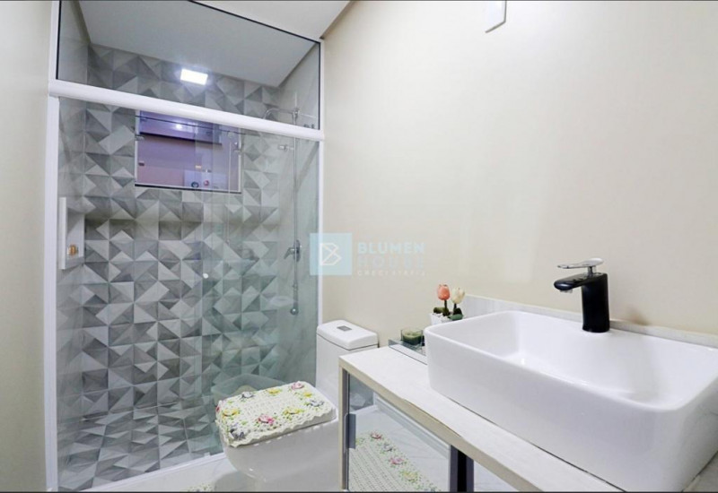 Casa à venda Velha Central com 200m² e 2 quartos por R$ 699.000 - 783317401-f8372763-93ff-4963-8445-0c3d6fd8850f.jpeg