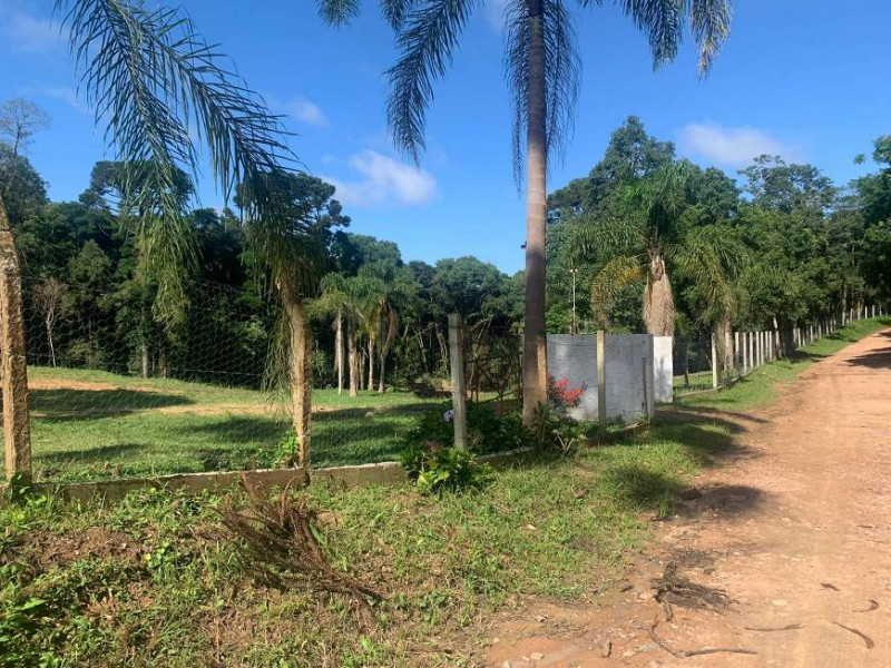 Chácara à venda Centro com 32000m² e 3 quartos por R$ 700.000 - 66566619-0487352e-fee0-429b-8b7d-1ef3328b7fca.jpg