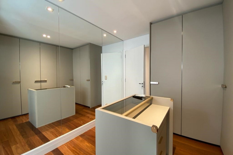 Apartamento à venda Morumbi com 170m² e 3 quartos por R$ 1.950.000 - 995037757-closet-2.jpg