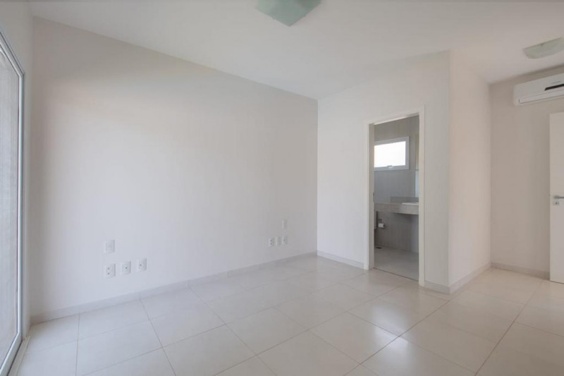 Casa de condomínio à venda Jardim Botânico com 680m² e 4 quartos por R$ 1.900.000 - 266128099-img-20230902-wa0031.jpg