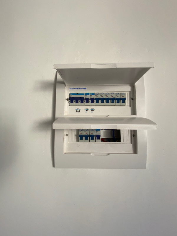 Apartamento à venda Bonsucesso com 80m² e 3 quartos por R$ 255.000 - 1429326467-caixa-de-energia.JPG