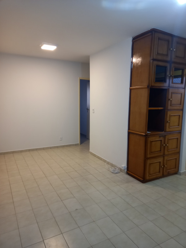 Apartamento à venda St. Aeroporto com 60m² e 2 quartos por R$ 290.000 - 629850575-sala-em-l.jpg