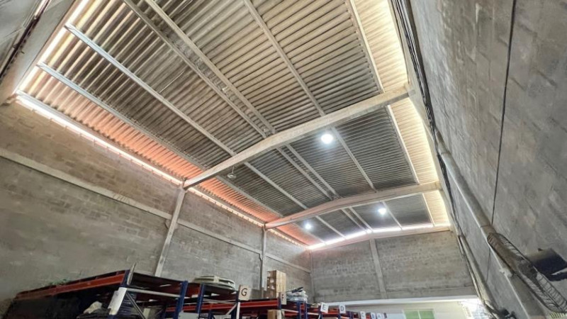 Comercial à venda Piedade com 360m² e 1 quarto por R$ 1.180.000 - 165281213-foto-galpao-355b-nov-2022-3.jpg