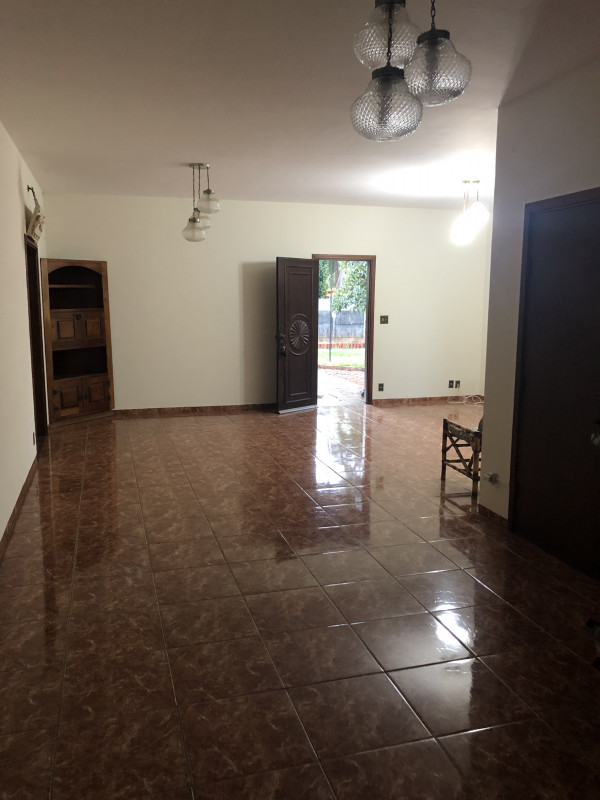 Casa à venda Centro com 2297m² e 3 quartos por R$ 950 - 826886129-img-7579.jpeg