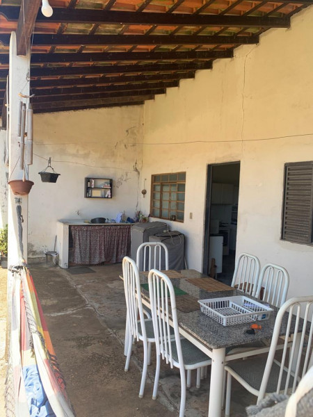 Casa à venda Santa Mônica com 180m² e 3 quartos por R$ 550 - 936223158-imagem-do-whatsapp-de-2023-03-06-as-11.jpg