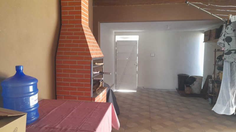 Casa à venda Esplanada Santa Terezinha com 190m² e 3 quartos por R$ 580.000 - 1180239502-quintal-frente.jpg