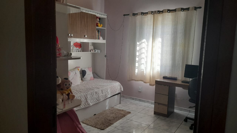 Casa à venda Esplanada Santa Terezinha com 190m² e 3 quartos por R$ 580.000 - 186263498-quarto-1.jpg