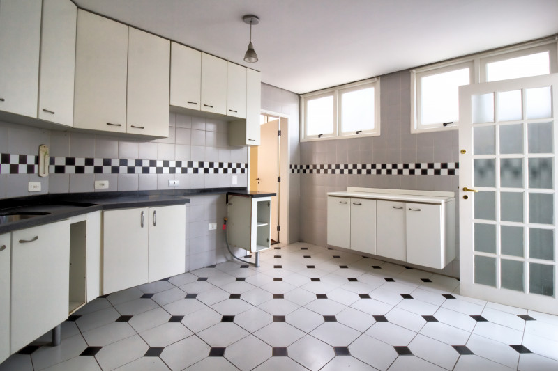 Casa à venda Res. Onze (Alphaville) com 293m² e 3 quartos por R$ 1.978.000 - 1056466983-8-cozinha-vista-1.jpg
