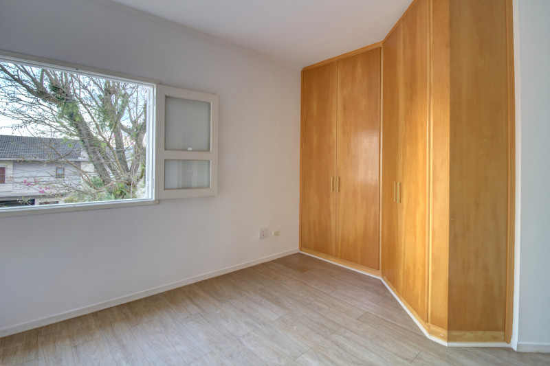 Casa à venda Res. Onze (Alphaville) com 293m² e 3 quartos por R$ 1.978.000 - 1057426953-13-suite-da-frente-vista-1.jpg