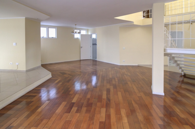 Casa à venda Res. Onze (Alphaville) com 293m² e 3 quartos por R$ 1.978.000 - 1065704422-5-meio-da-sala.jpg