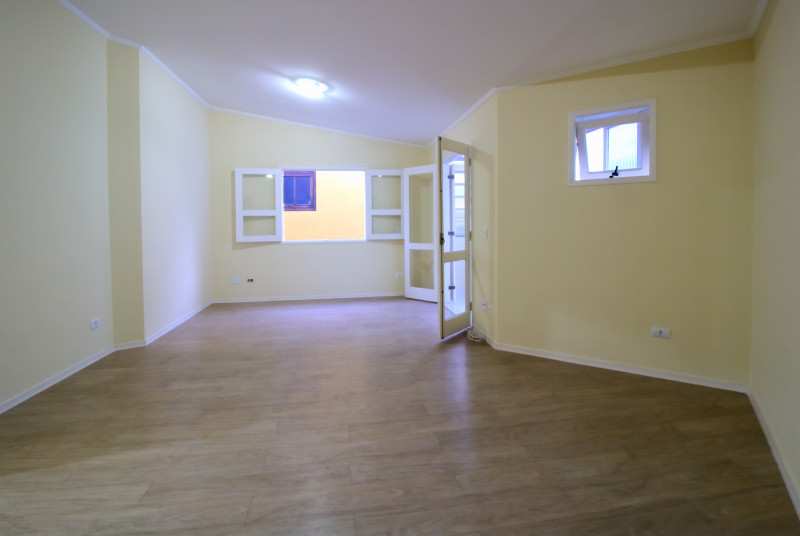 Casa à venda Res. Onze (Alphaville) com 293m² e 3 quartos por R$ 1.978.000 - 1610473879-18-suite-de-tras-vista-1.jpg