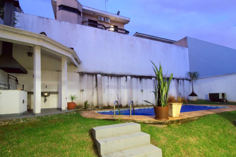 Casa à venda Res. Onze (Alphaville) com 293m² e 3 quartos por R$ 1.978.000 - 865527058-25-churrasqueira-e-piscina.jpg
