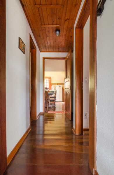 Casa à venda centro com 150m² e 3 quartos por R$ 3.350.000 - 105468448-corredor-entre-sala-e-cozinha.png