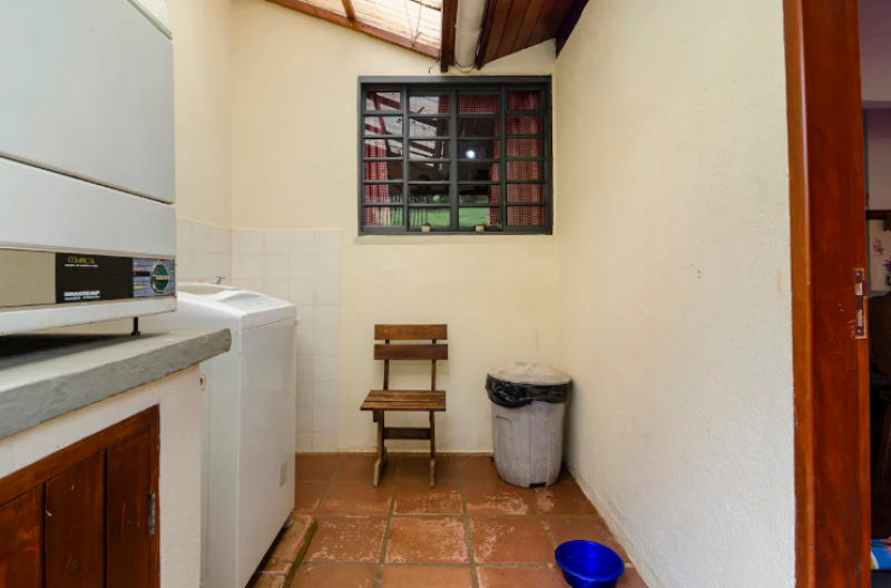 Casa à venda centro com 150m² e 3 quartos por R$ 3.350.000 - 988765529-area-de-servicos.png