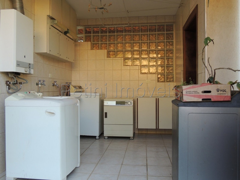 Casa de condomínio à venda Condominio Jardim das Palmeiras com 1650m² e 4 quartos por R$ 900.000 - 1445607919-17-area-de-servico.jpeg