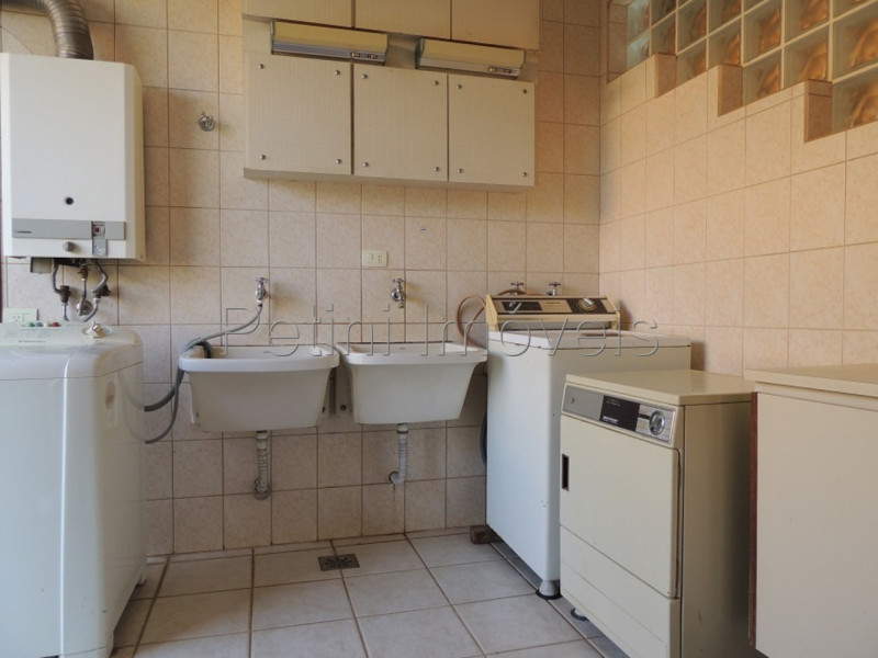 Casa de condomínio à venda Condominio Jardim das Palmeiras com 1650m² e 4 quartos por R$ 900.000 - 762440824-16-area-de-servico.jpeg