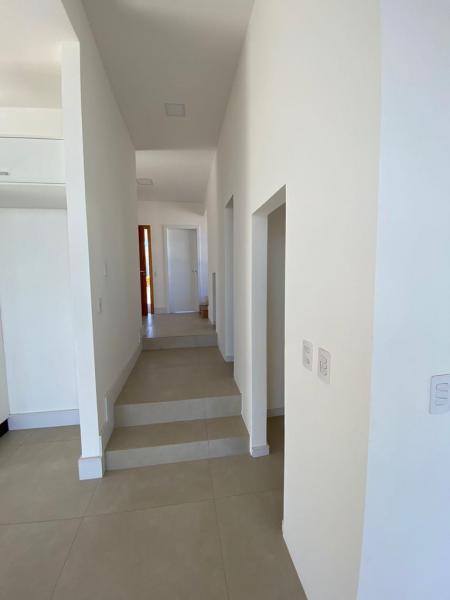 Casa de condomínio à venda Jd. São José com 197m² e 4 quartos por R$ 1.190.000 - 921726486-corredor-b.png