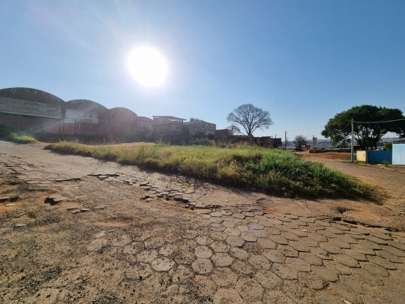 Terreno à venda Vila Cardia com 1575m² e 1 quarto por R$ 1.038.000 - 1534078965-e7033b3a-9243-4b29-b0a4-213563cb2a1d.jpg