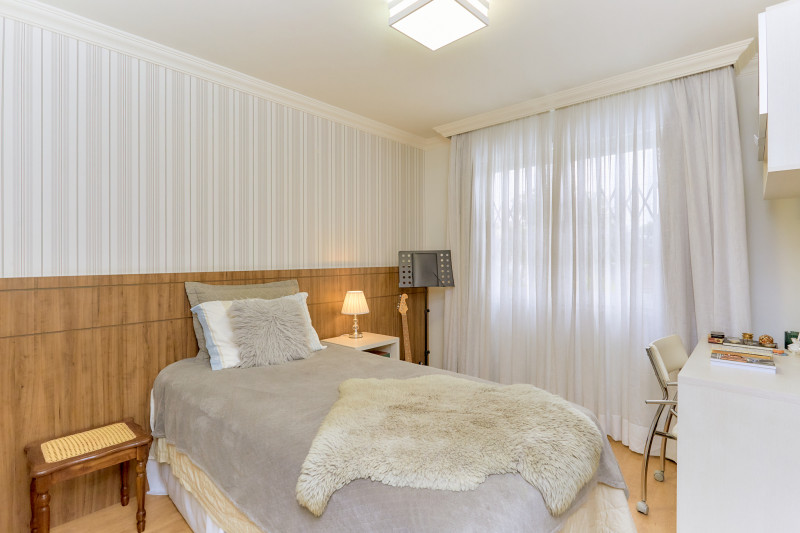 Apartamento à venda Parolin com 137m² e 3 quartos por R$ 730.000 - 1014457664-click.jpg